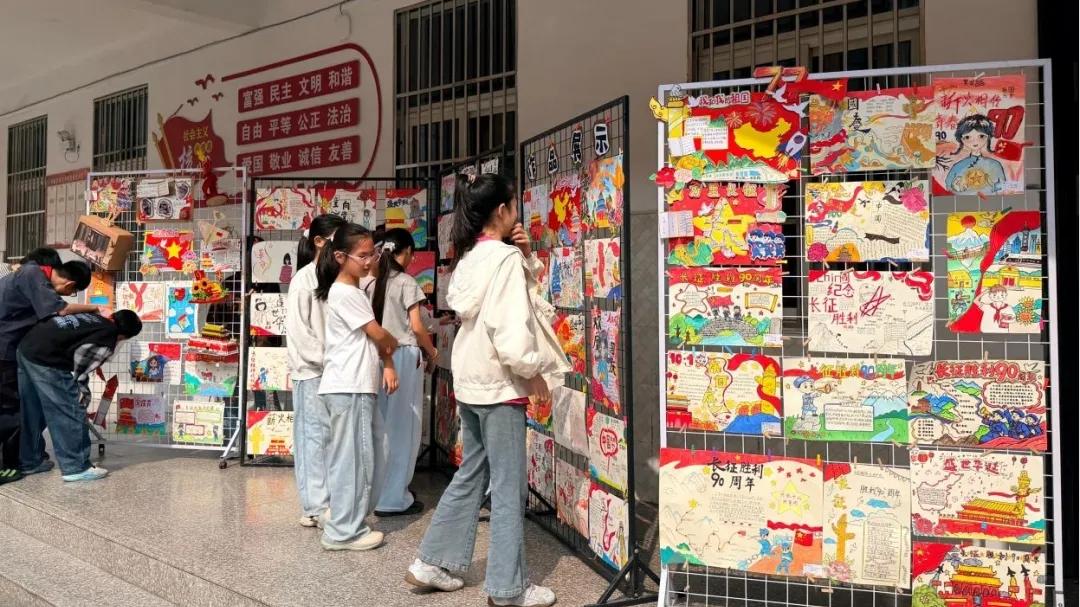 安徽阜阳：阜南七小红色美育作品展 丹青绘山河 童心承薪火