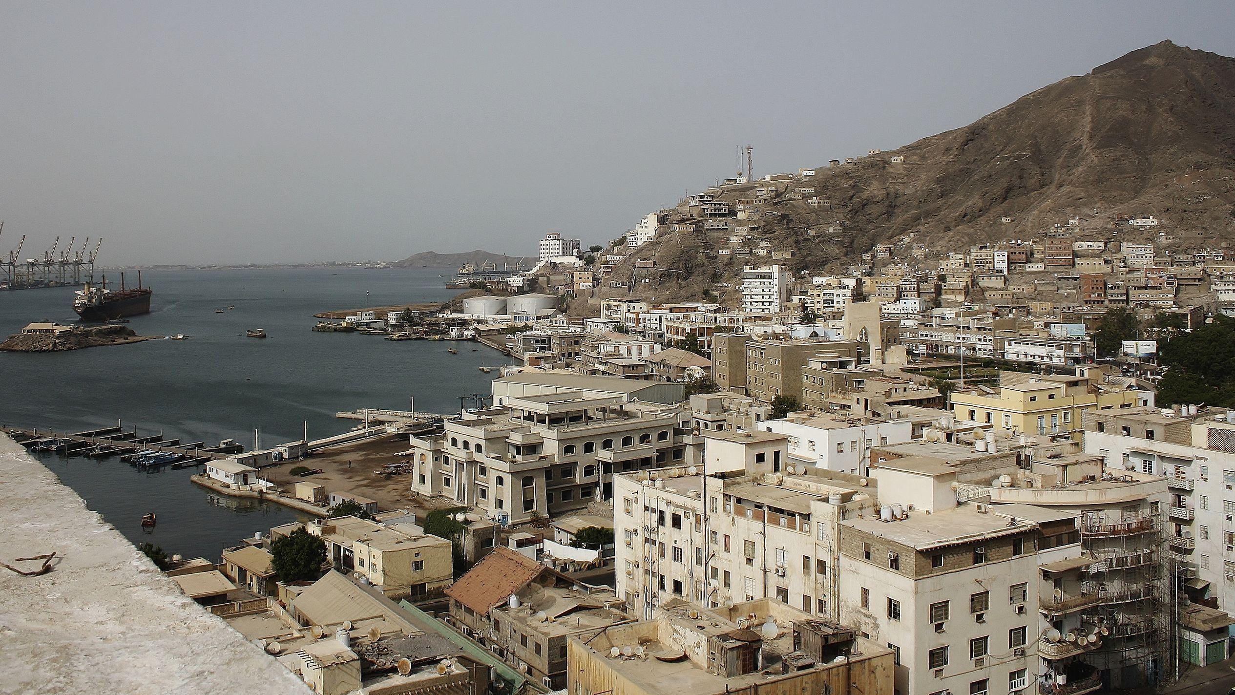 也门南方过渡委员会称其领导人目前仍在亚丁