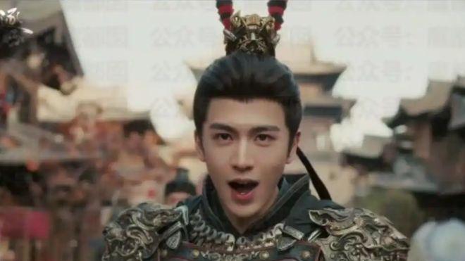 腋毛该刮吗？漂亮女主播大方晒腋毛，硬怼刻板网友：非常解气