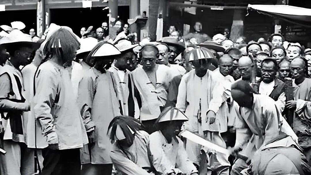 清朝最后一位刽子手，一生砍掉300多个头颅，他后来下场如何？