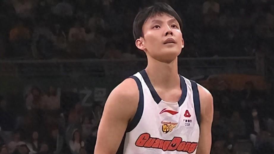 徐杰前三节仅得2分，三分3中0，正负值却高达+30，杜锋也表扬他