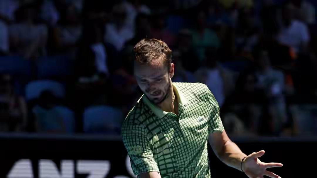 ATP1000印第安维尔斯大师赛 梅德韦杰夫2-0击败巴埃斯