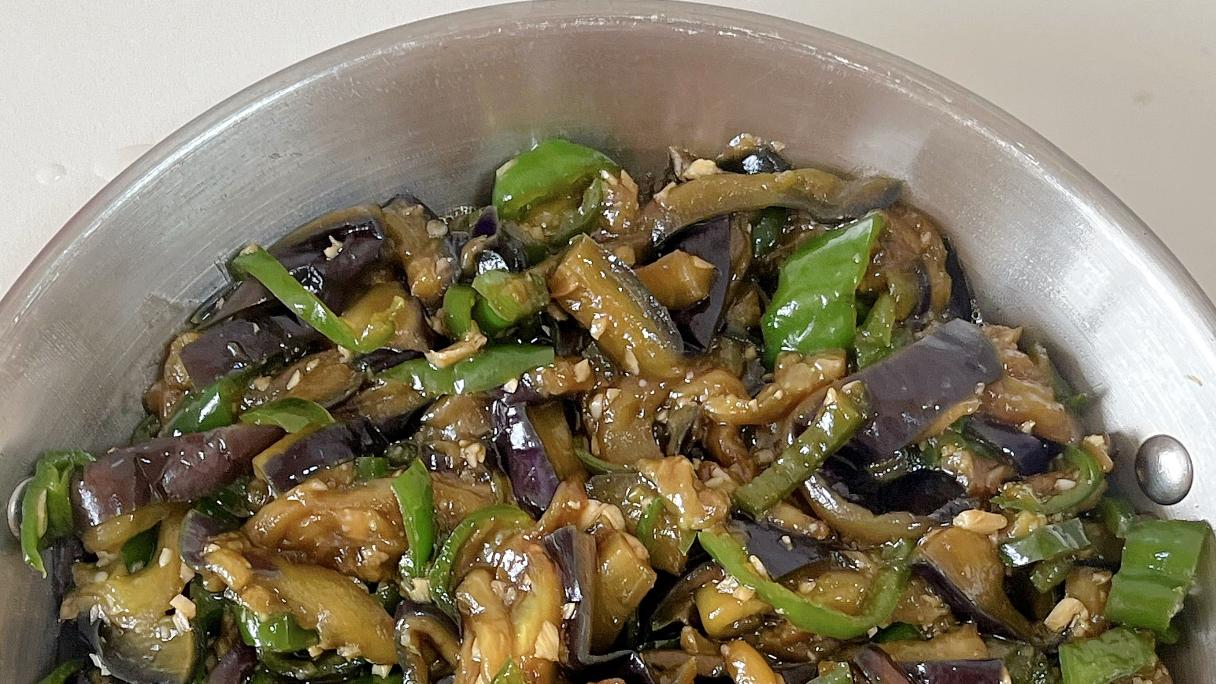 揭秘低脂美味：少油版青椒茄子的清爽做法