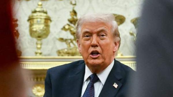 特朗普称或再炸几次伊朗哈尔克岛，“只是为了开心”