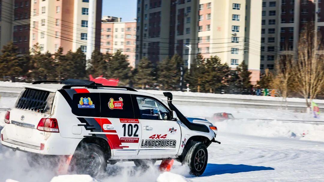 冰上奏响赛车华尔兹 COC呼伦贝尔站两轮预赛激情上演