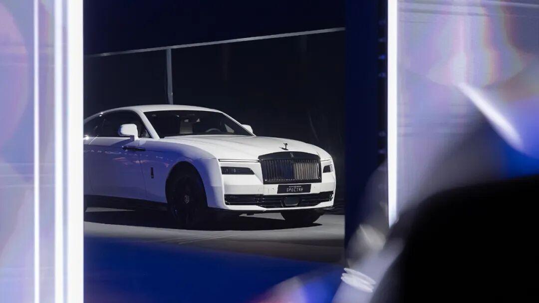 宝马召回近18万辆汽车；智界V9首发亮相；全新雷克萨斯ES开启预售；新款凡尔赛C5 X一口价11.3