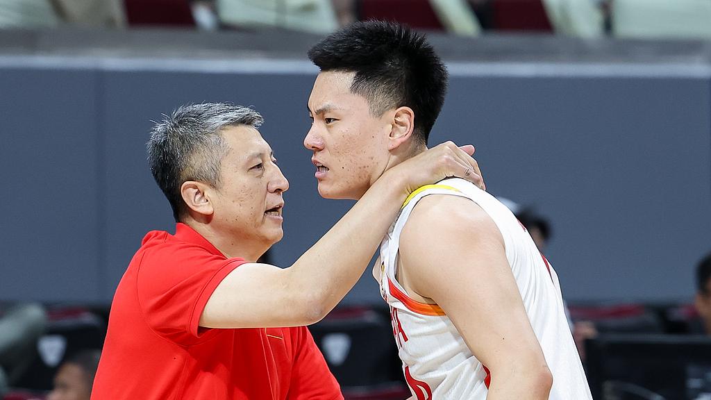 男篮赢球却仿佛回到了老路！执拗的郭士强，杨毅：不理解身高竟比中国台北低