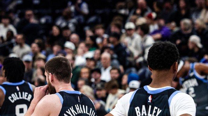 三杀爵士，反超快船重回第九！霍勒迪31分9板7助，克林根23+18+7