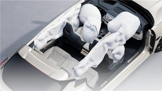 预算30万可以买什么车？焕新极氪001：重新定义“全能”的实力派