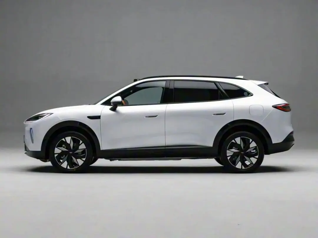 定位大五座中型SUV，猎鹰700+辅助驾驶系统 奇瑞风云T9L盲订