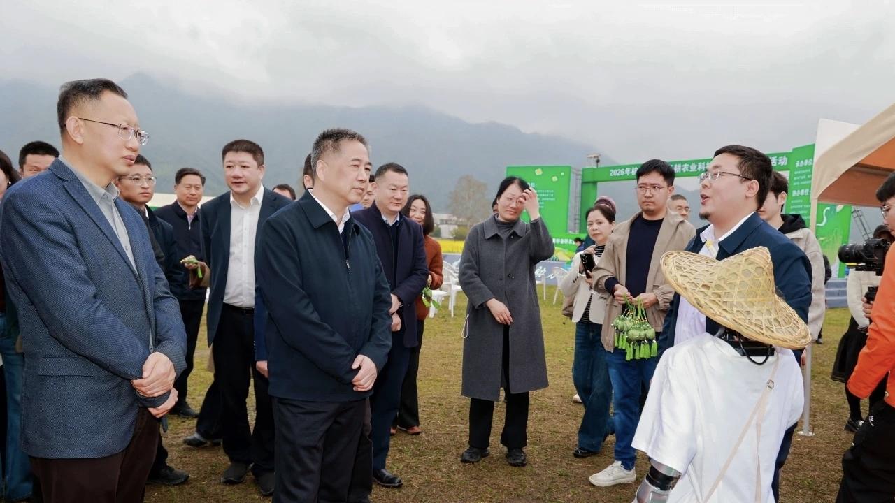 杭州市2026春耕备耕科技下乡现场，科学口袋用趣味实验讲好农业科技