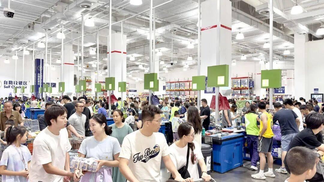 人类首次成了互联网 “少数派”：欢迎入住 AI 的 “楚门酒店”