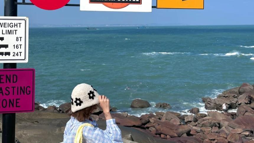 福建21岁女生，父母反对她的爱情，说距离远（2.5小时），咋办？