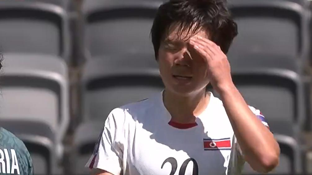 3球被吹仍赢5-0！朝鲜女足太残暴，中国女足被逼入绝境：争头名or碰澳韩？