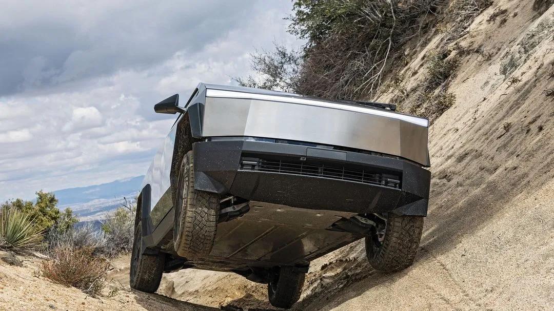 特斯拉发布2026年Q1交付共识：预计总交付约36.56万辆