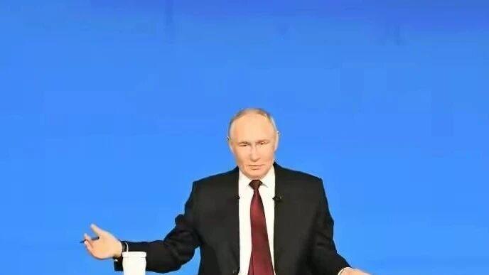 特朗普撕裂美欧 ，普京做梦都笑醒