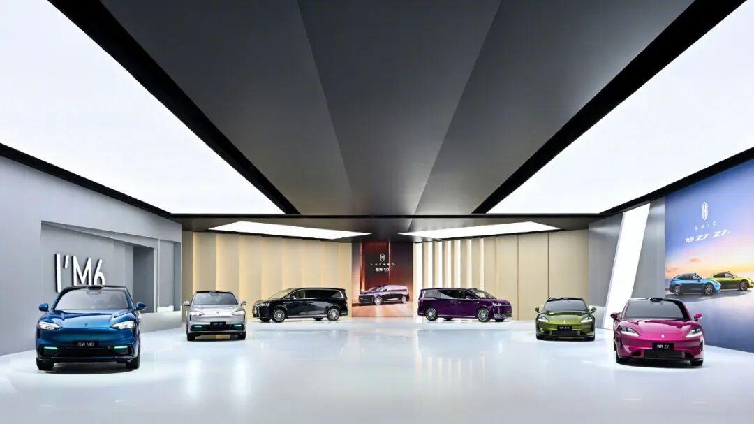 鸿蒙智行9车齐发；“蔚小理”盈利；全球电动化渗透率排行；全新奥迪A6L明日上市；吉利银河星耀8远航家