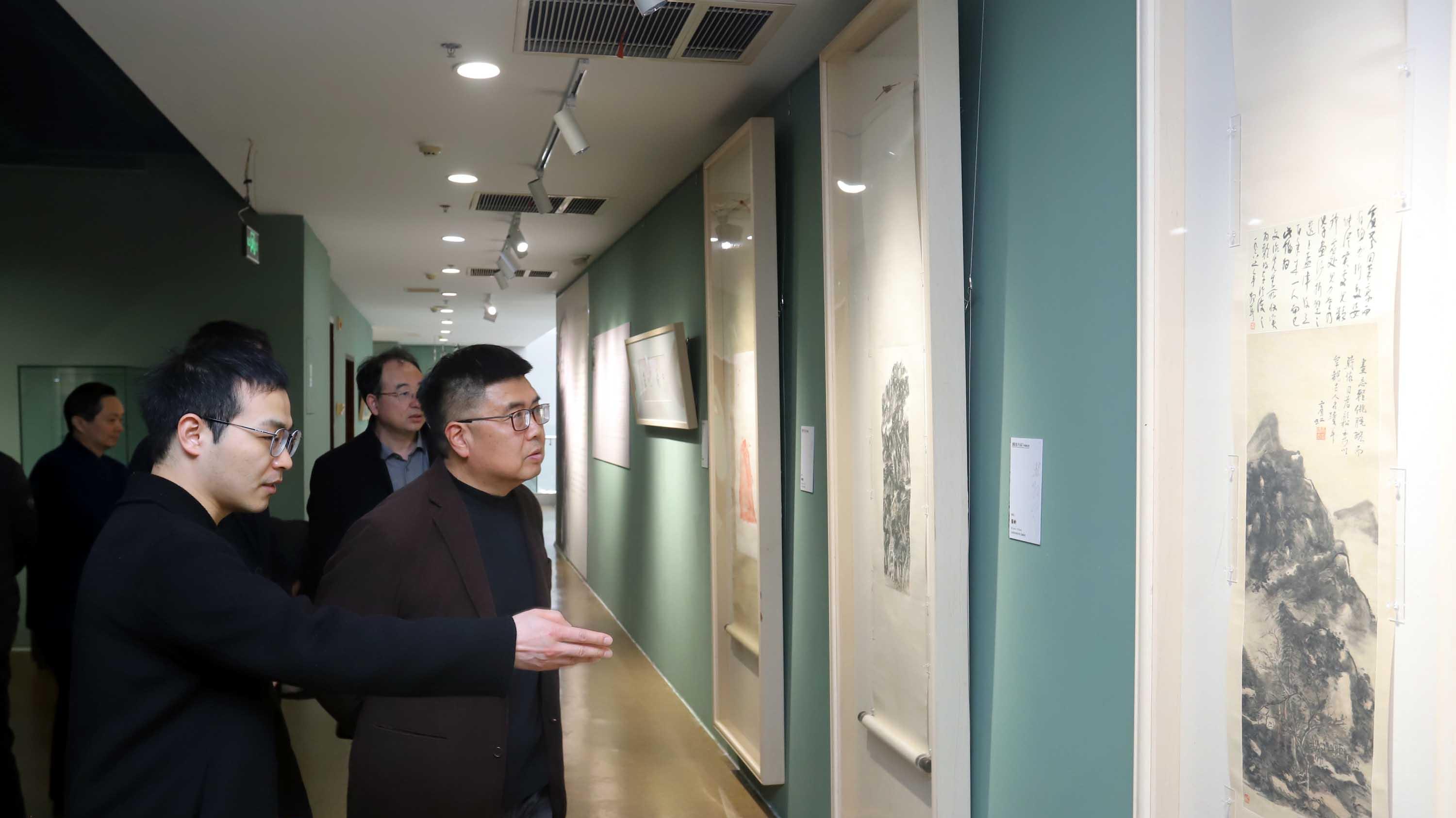 “渊墨雷声”林散之书法展魅力非凡，江苏省书法院院长李啸一行莅临宋文治艺术馆参观指导