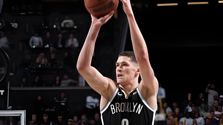 成功的鱼腩！半程篮网表现如何呢？