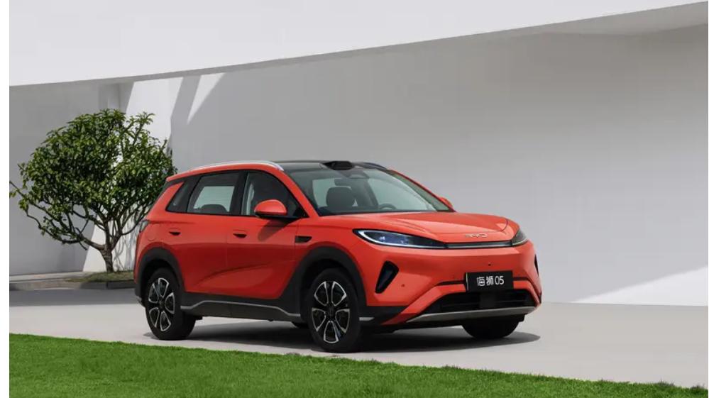 比亚迪全新海狮05"双狮"上市，指导价9.79万元起