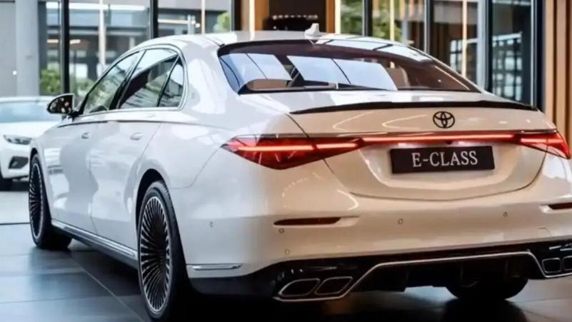 2026款奔驰E级实车亮相，插混纯电续航106km，轴距3094mm