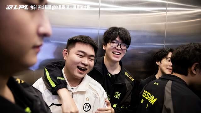 LPL登峰组风云突变，BLG反超TES登顶联赛榜首，再战NIP欲复仇！