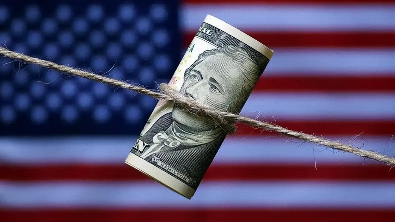 游戏结束，中方不救美元了，特朗普在空军一号喊话中国