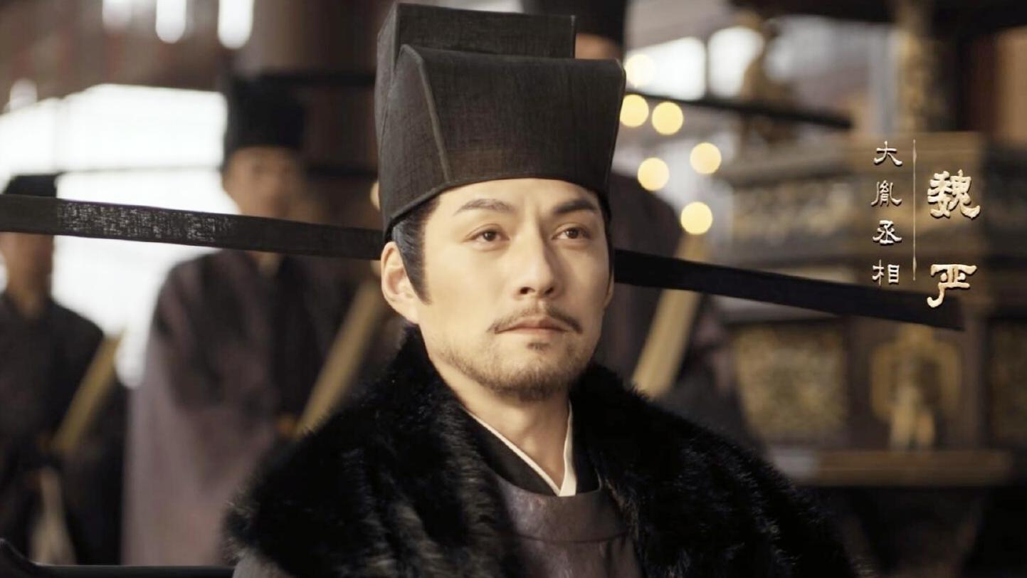 别再尬演权臣了！《逐玉》47 岁严屹宽一出手，就是古装权臣天花板