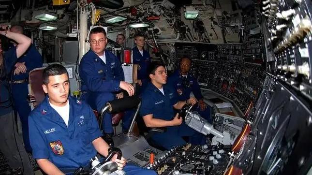 美军哪个兵种待遇最高？不是飞行员，工作环境普通人一天都难坚持