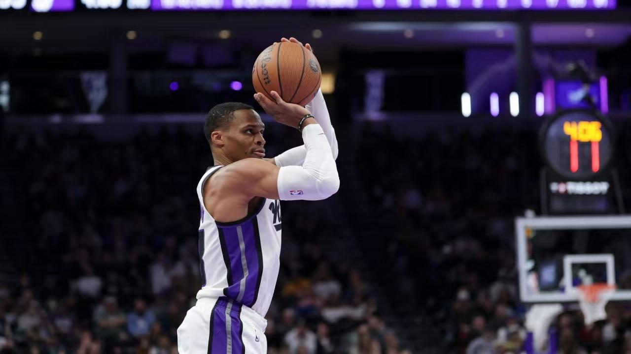 反向操作！威少为球队摆烂计划再立“奇功”，国王三连胜成搅屎棍