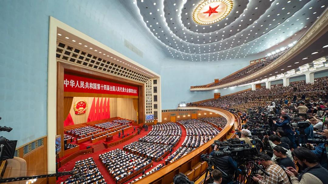 两会重磅定调！中国服务正式出圈，走向世界按下快进键！