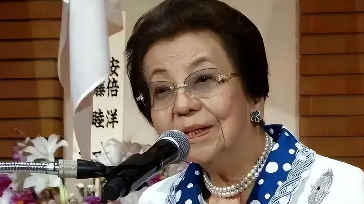 安倍晋三94岁的母亲：首相背后的女人，她是安倍家族最后的希望吗