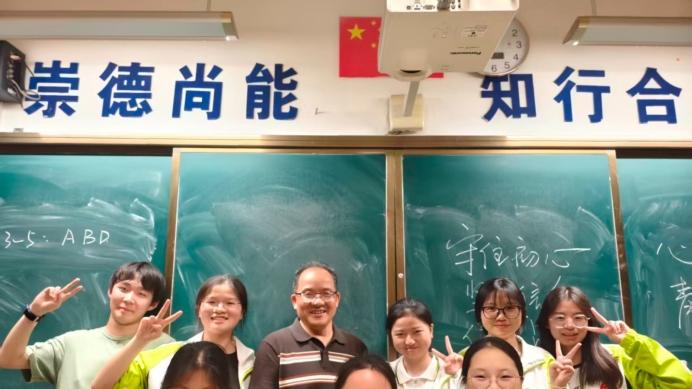 中考失利 高考逆袭 她用三年坚持换一场花开