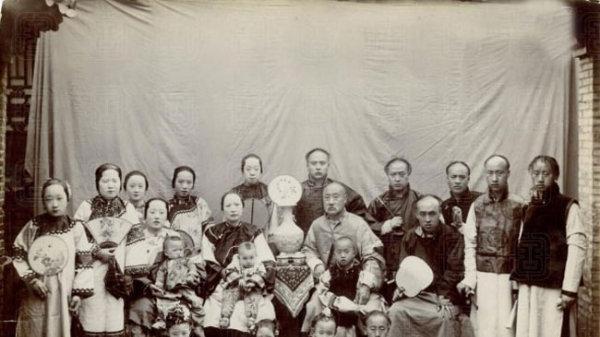 晚清家庭旧照，还原古代多妾真实模样
