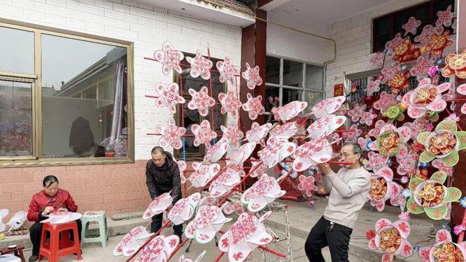 【河津】李家堡村：千盏花灯赶制忙 跑灯排练正当时