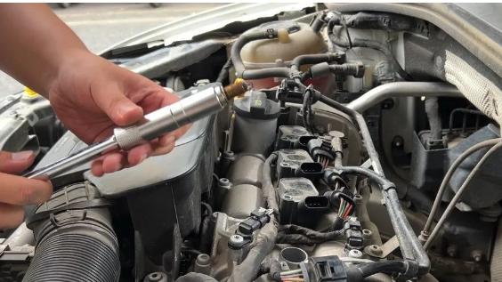 火花塞可以自己换吗？