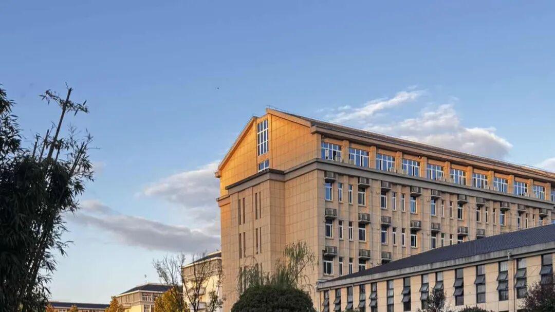 湖北恩施学院：山水绕校园，诗意满日常