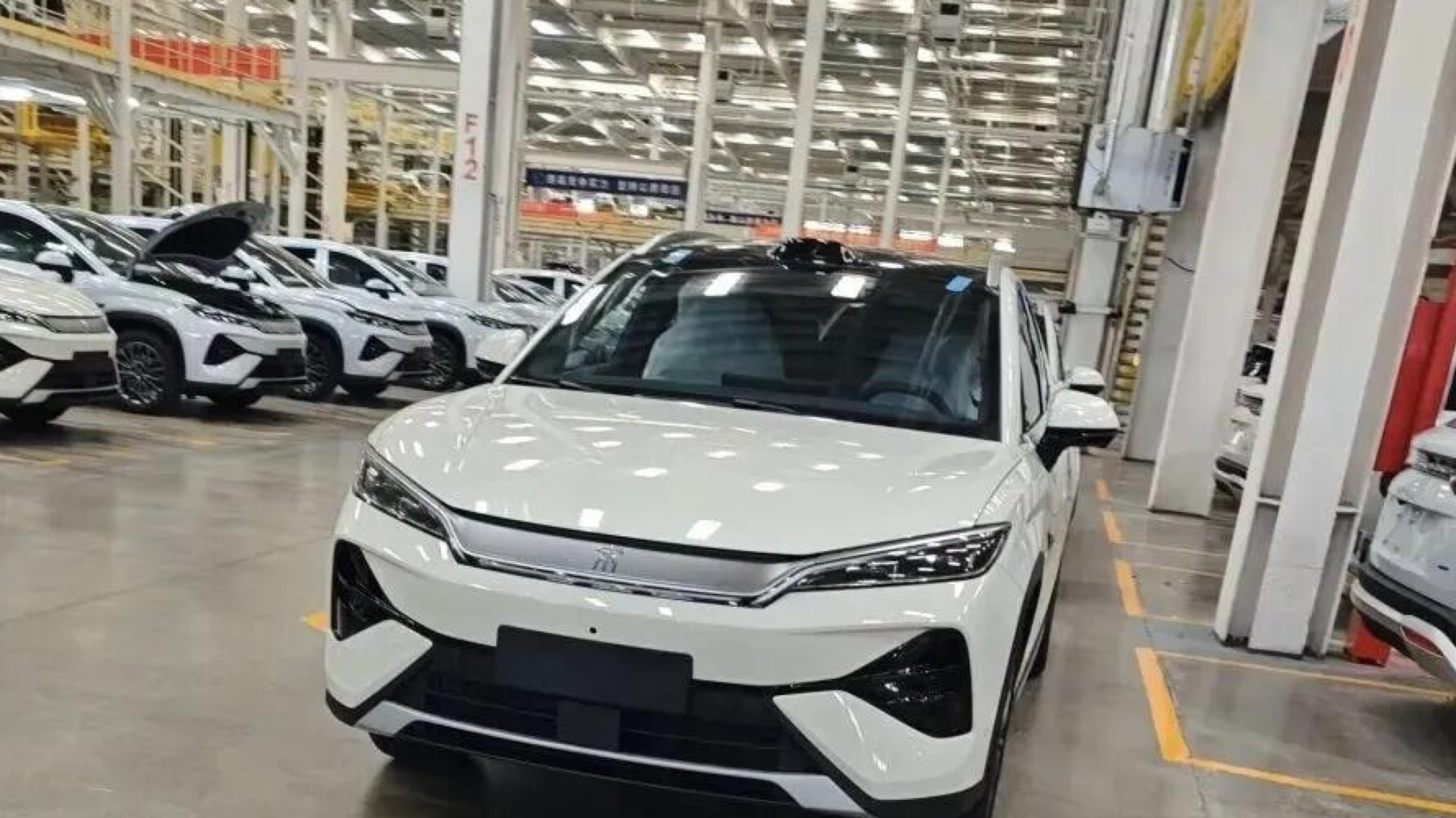 比亚迪宋Ultra EV实车曝光，预计售价18万左右