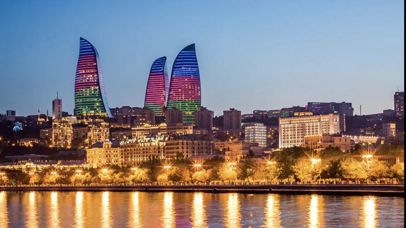 LGBTQ+夜店遭突击检查，上百人被捕，有人被冻到失禁