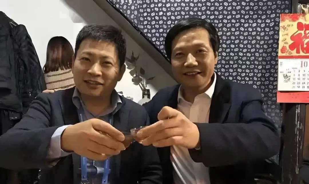 小米17先发两个月，销量还是被华为反超，雷军高端梦彻底碎了！