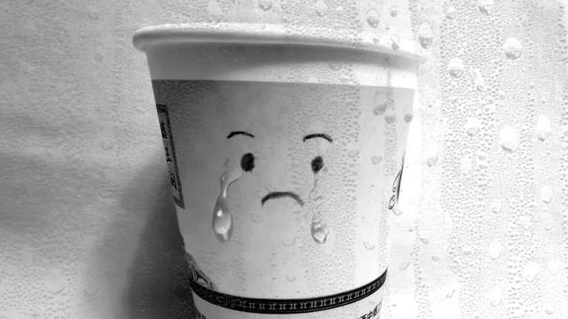 从“怕酒小孩”到“惜酒大人”：每一口酒，都是对生活的小声妥协