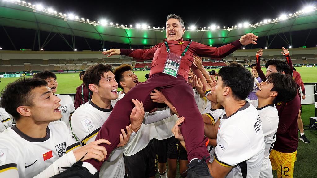 40年魔咒能破吗？安东尼奥率中国U23国足打出最佳战绩，球迷翘首期待洛杉矶冲奥