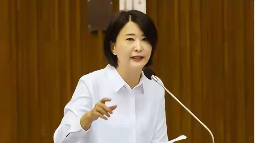 运动部官网竟藏“外送茶”连结！王鸿薇开呛数发部：还要孬多久？