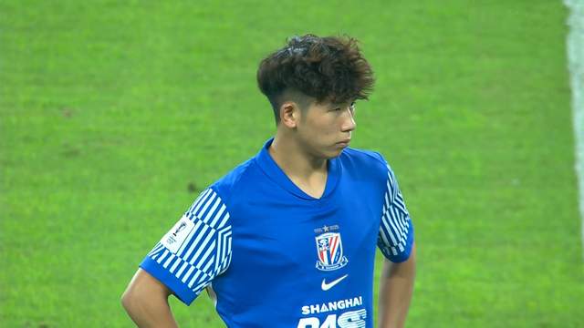 刘诚宇成防守前锋，立柱踢没争冠 申花伤病是人祸 夏窗召回阿苏埃