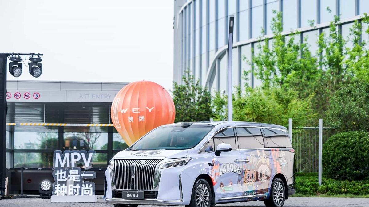 再也不用纠结选 MPV 还是 SUV！魏牌这款新车直接解决全家出行难题