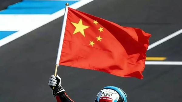 张雪机车创造历史 拿下WSBK分站赛冠军！创始人张雪回应