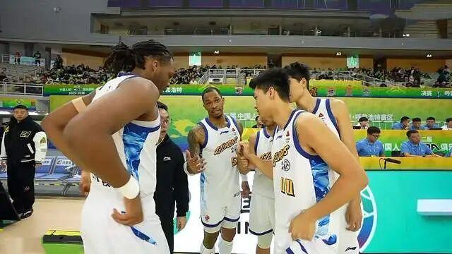 8人残阵迎惨败！国手缺席，浙江广厦就是平民队！卫冕联赛冠军还有戏吗？