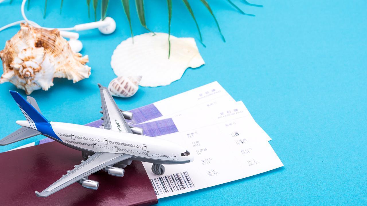 国际旅行规划双重考验：如何处理中转转机与精准确认入境政策