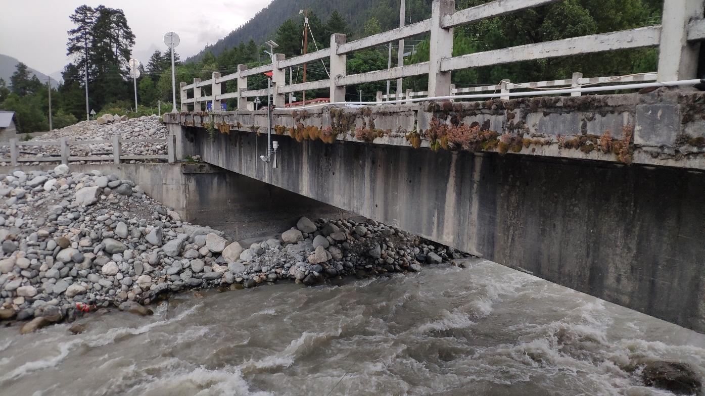 水文流速的人工测量方法及现代测量方法的对比