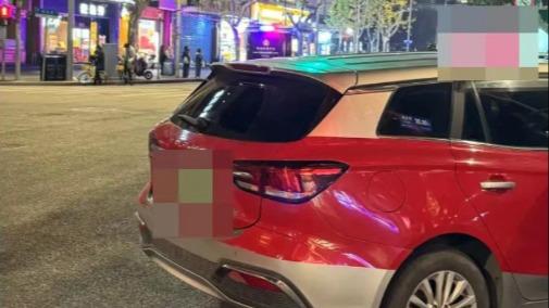 乘客机场打车被司机转卖，200 路费收 800 ，还撞人逃逸